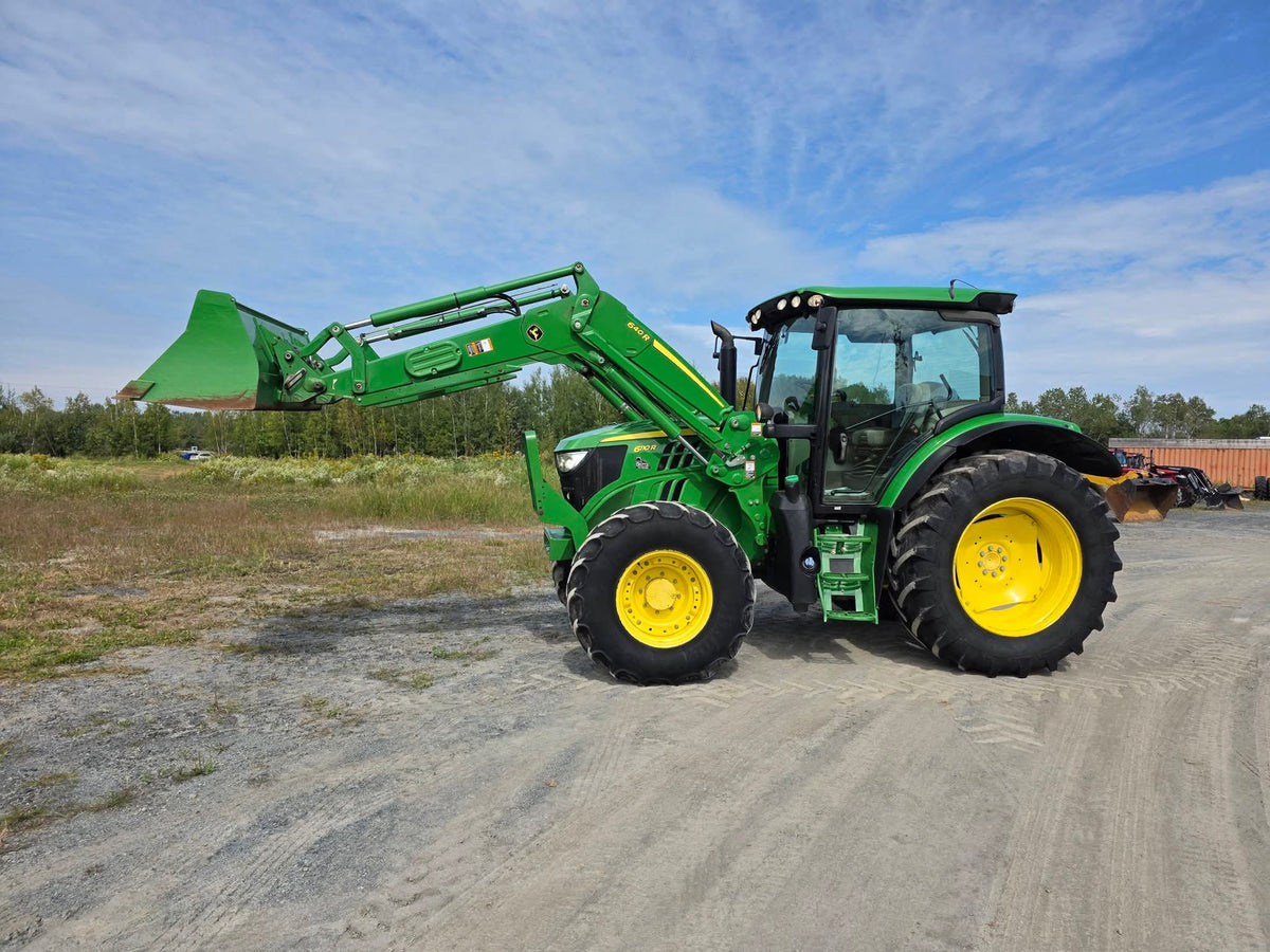 2017 John Deere 6110R Tractor