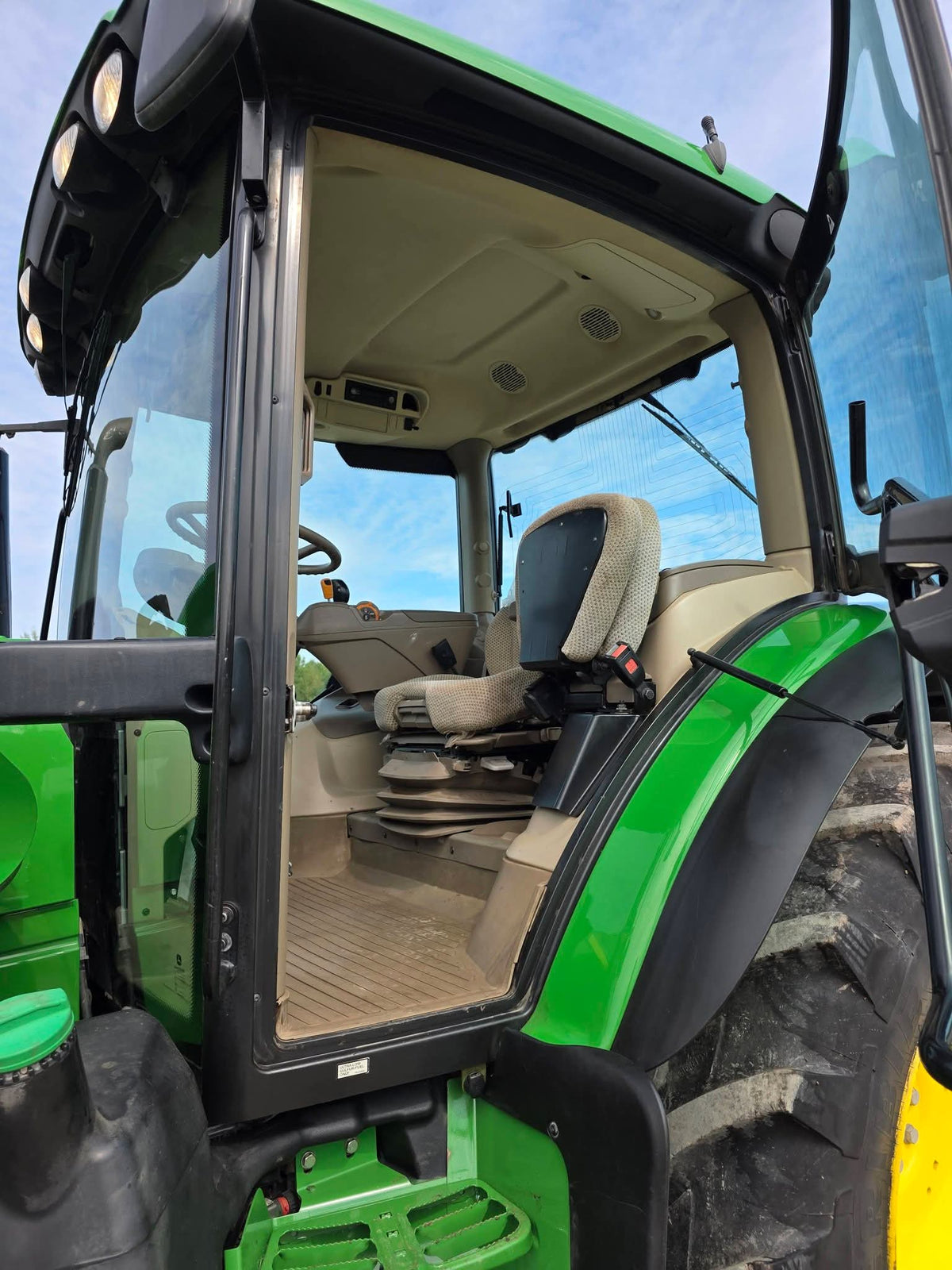 2017 John Deere 6110R Tractor