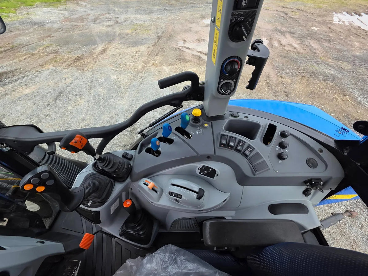 2022 New Holland T5.120 Tractor – Console