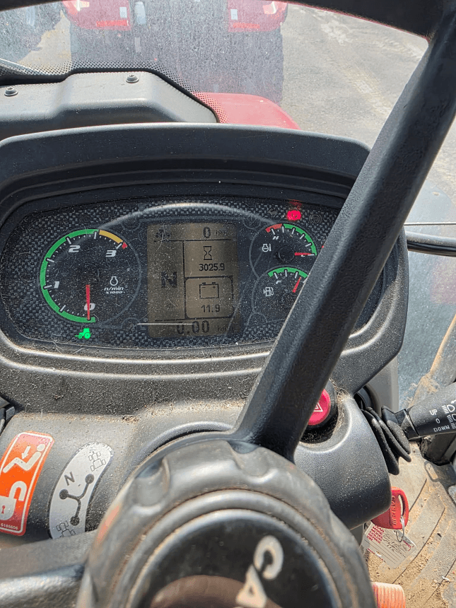 2014 Case IH Farmall 105U Tractor – Photo 2