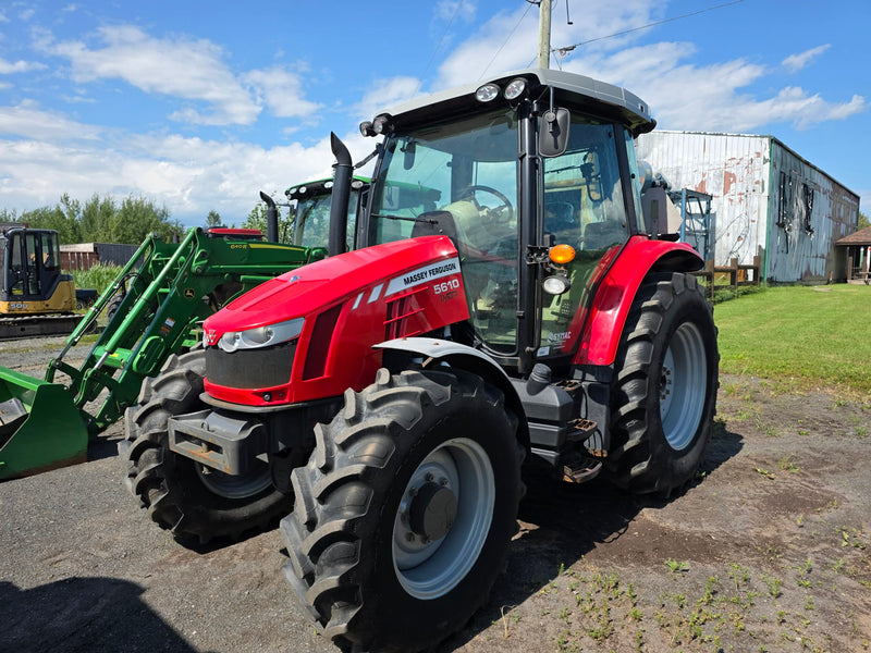Tracteur Massey Ferguson 5610 2014 — Photo 1