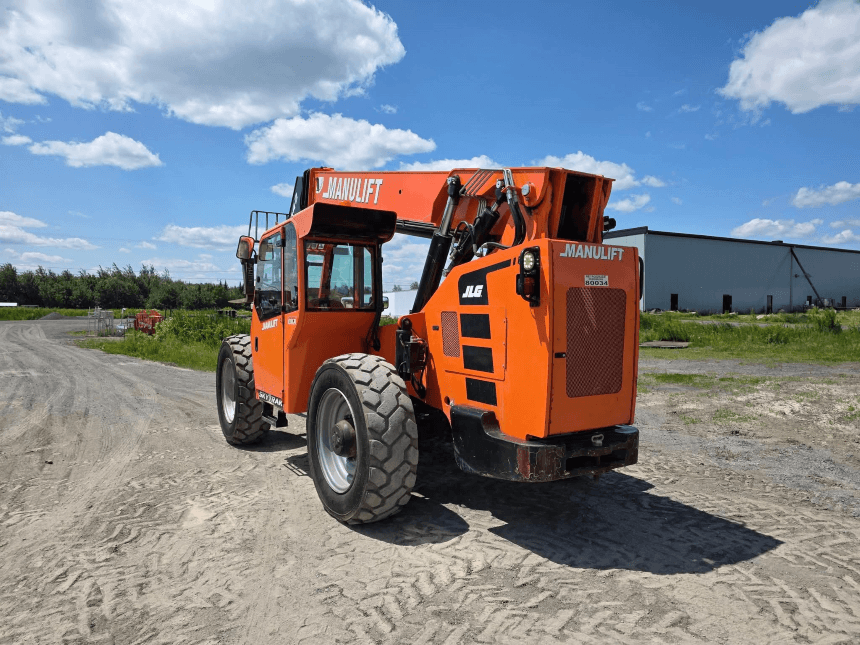 2022 SkyTrak 8042 Telehandler – Rear view