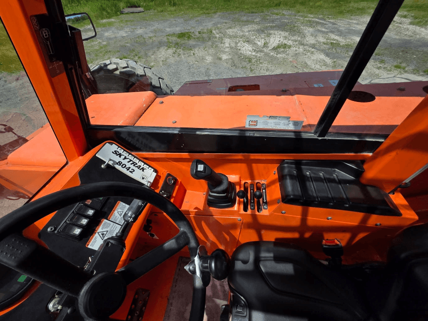 2022 SkyTrak 8042 Telehandler – Controls