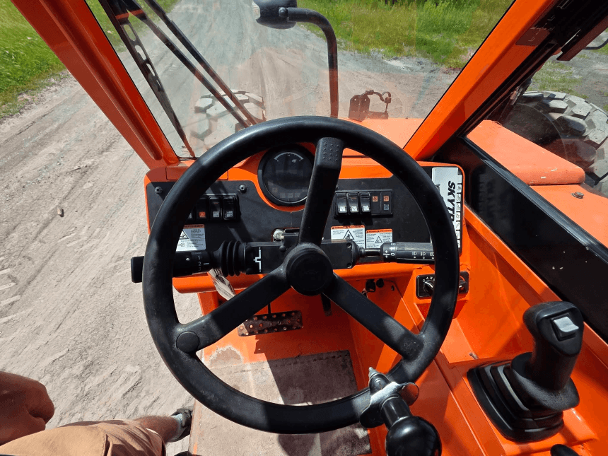 2022 SkyTrak 8042 Telehandler – Dashboard