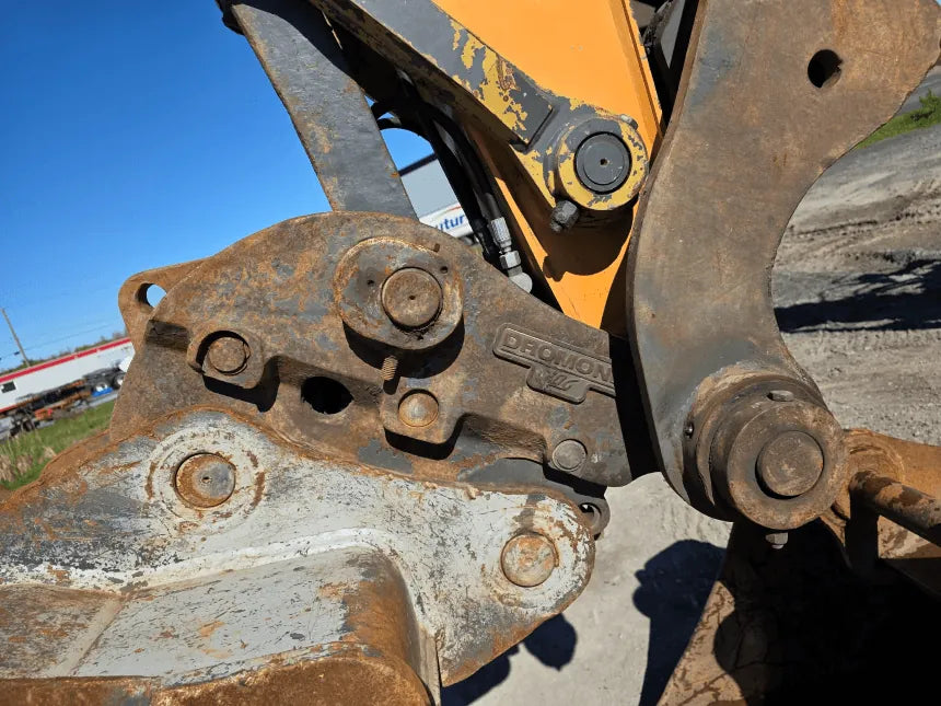 2019 Case CX145D SR Excavator – Hydraulic quick coupler