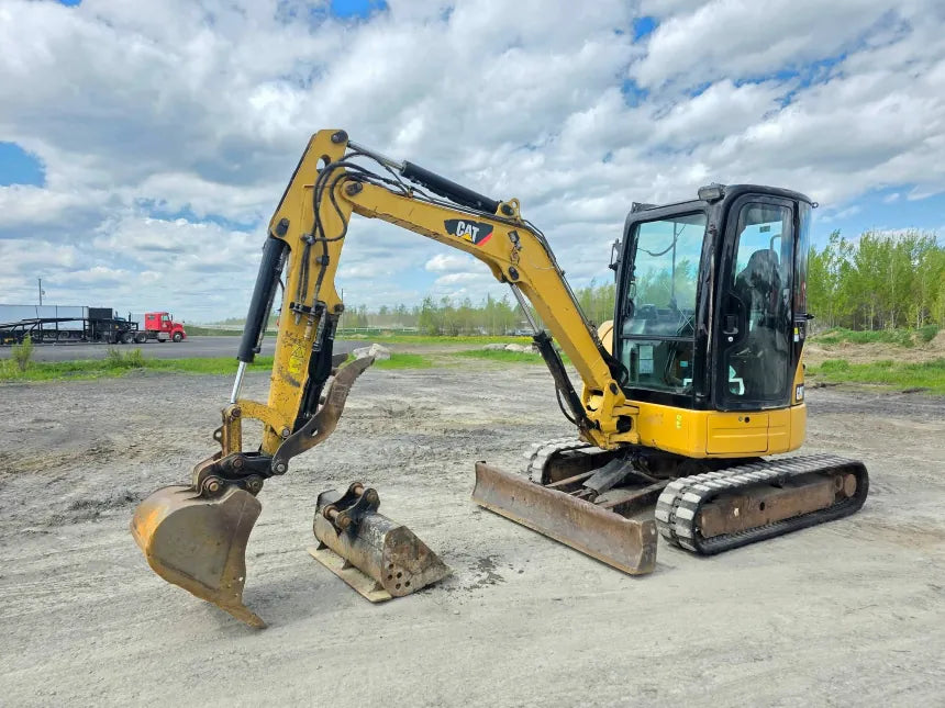 Excavatrice Caterpillar 303.5E CR 2012 – Avec accessoires