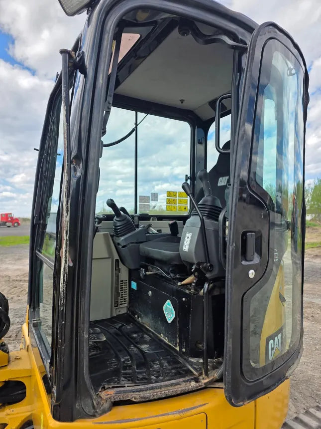 Excavatrice Caterpillar 303.5E CR 2012 – Cabine