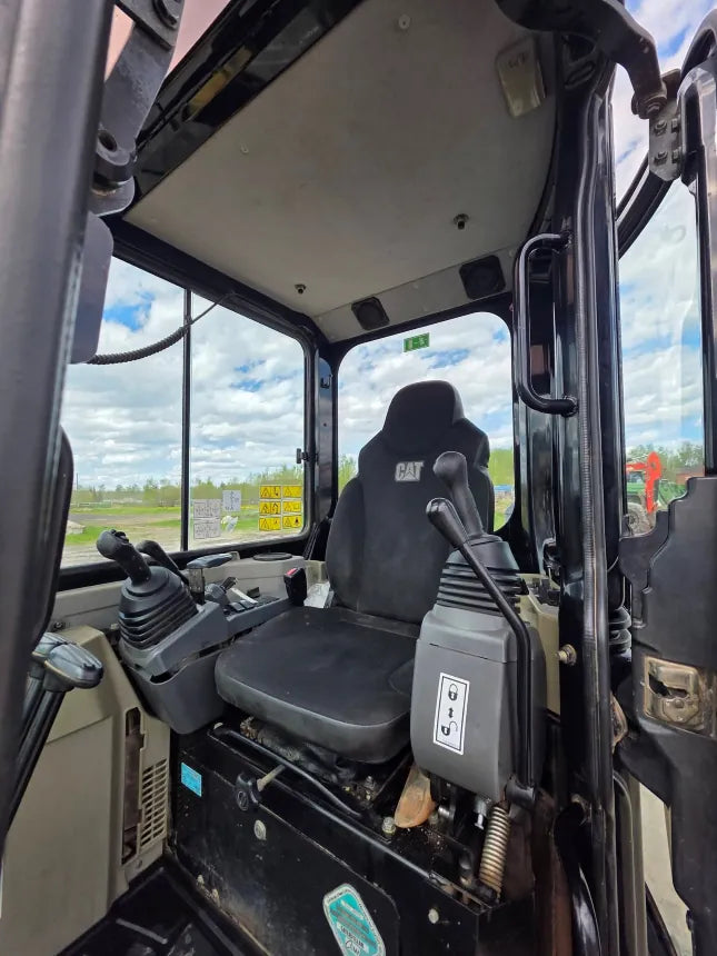 Excavatrice Caterpillar 303.5E CR 2012 – Poste operateur