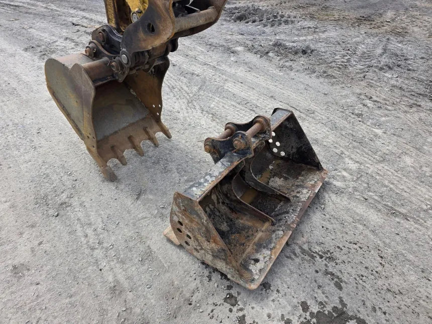 Excavatrice Caterpillar 303.5E CR 2012 – Bucket
