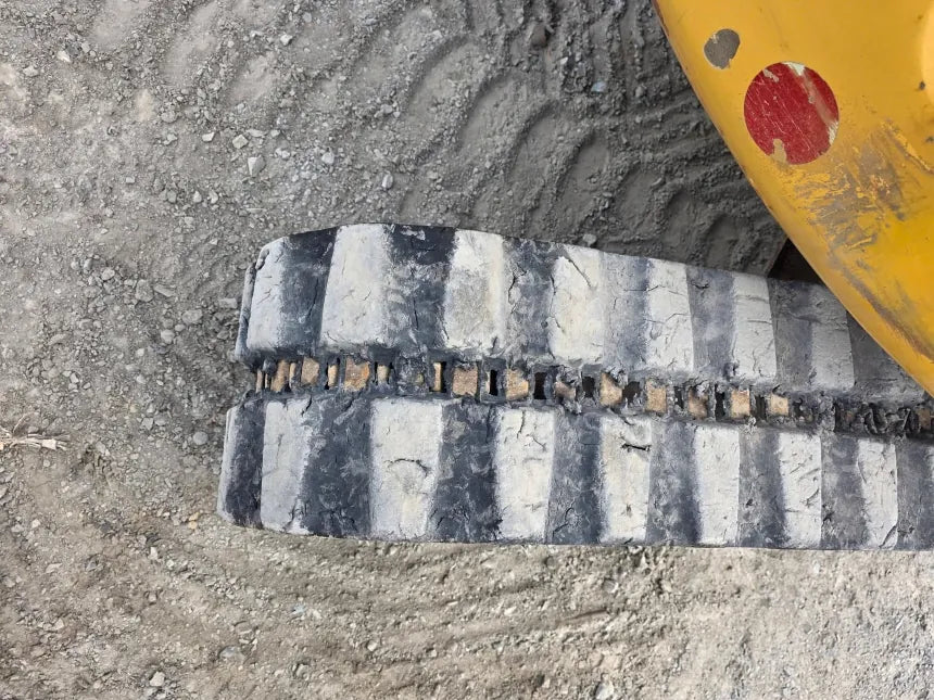 Excavatrice Caterpillar 303.5E CR 2012 – Chenille gauche