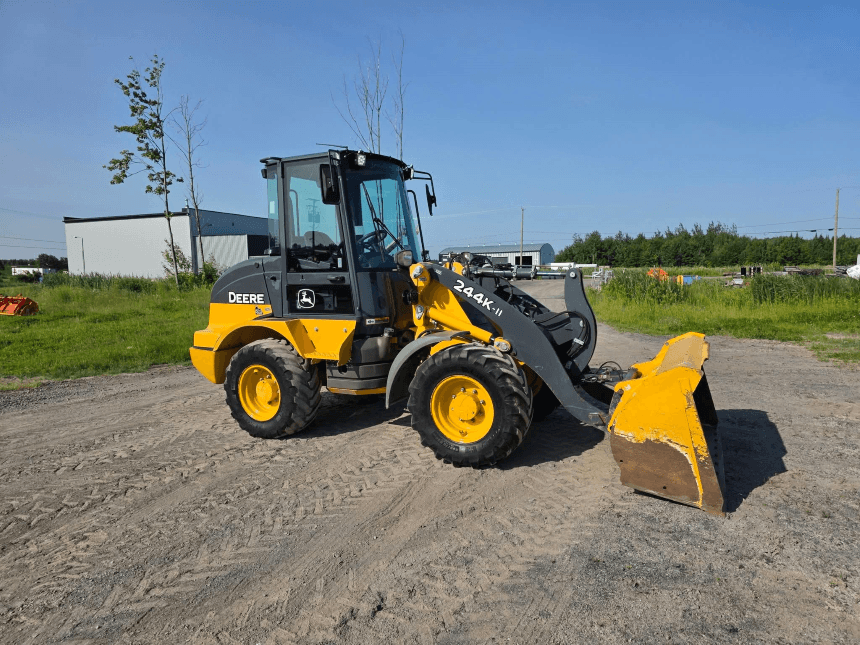 2018 John Deere 244K-II Wheel Loader – Three-quarter view