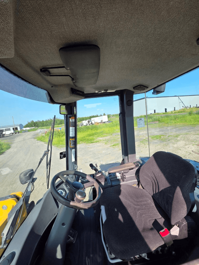2018 John Deere 244K-II Wheel Loader – Interior 2