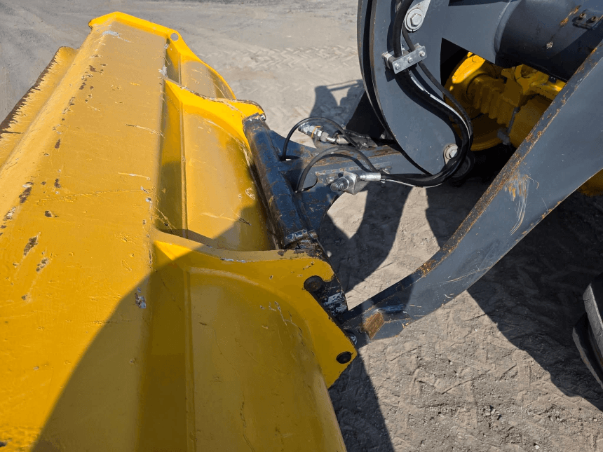 2018 John Deere 244K-II Wheel Loader – Bucket