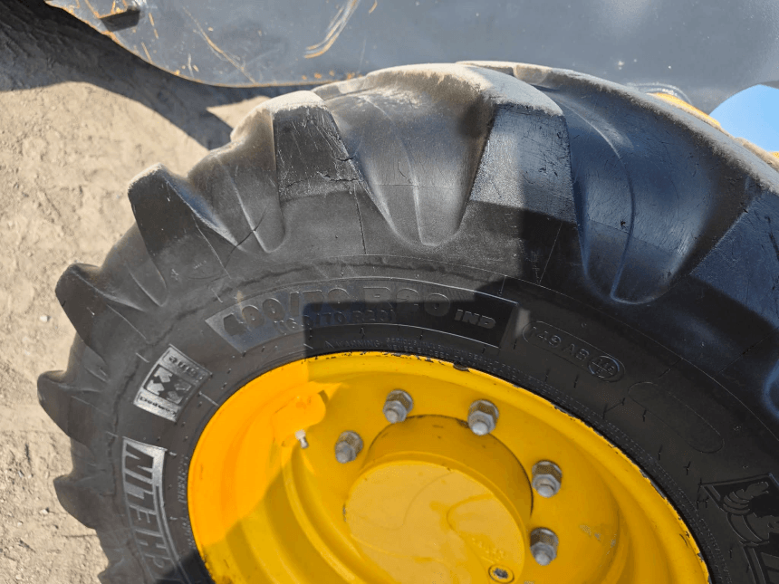 2018 John Deere 244K-II Wheel Loader – Michelin tires