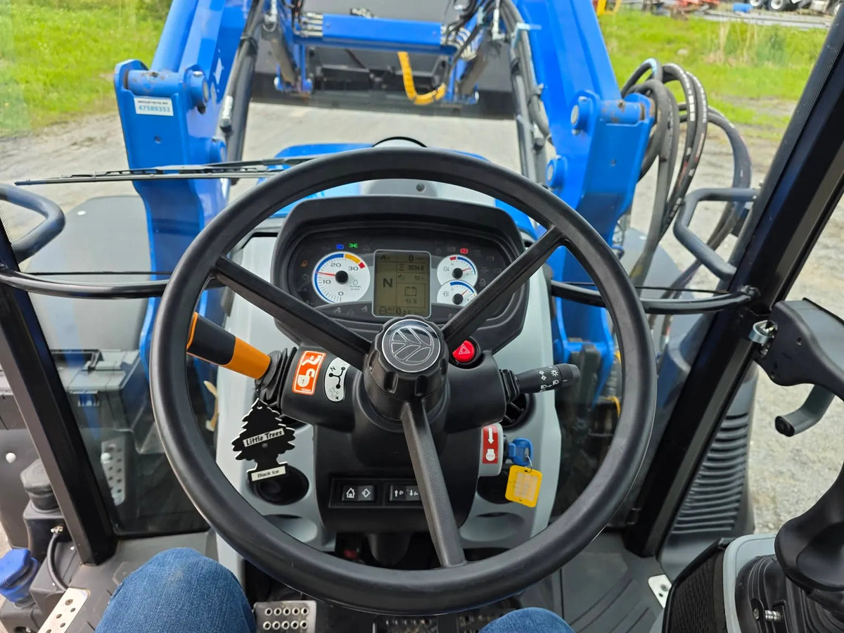 2022 New Holland T5.120 Tractor – Operator station