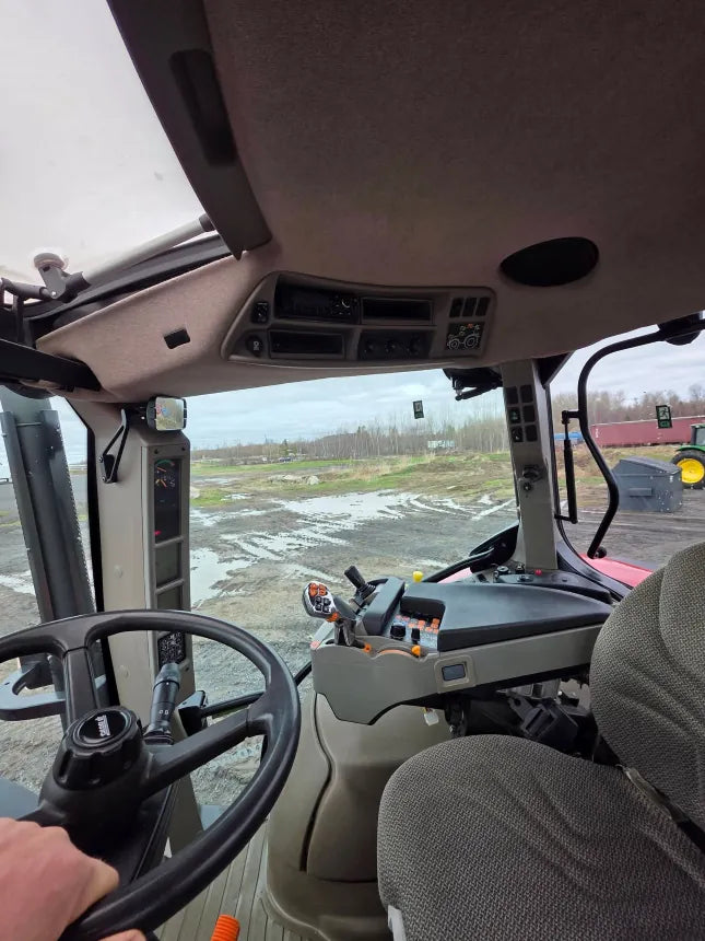 2022 Case IH Maxxum 115 Tractor – Operator station