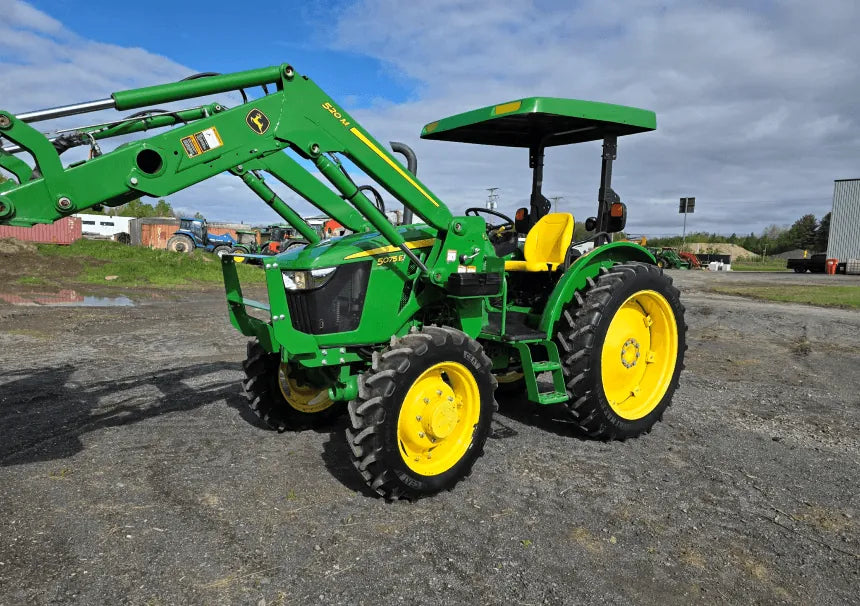 2022 John Deere 5075E Tractor – Detail