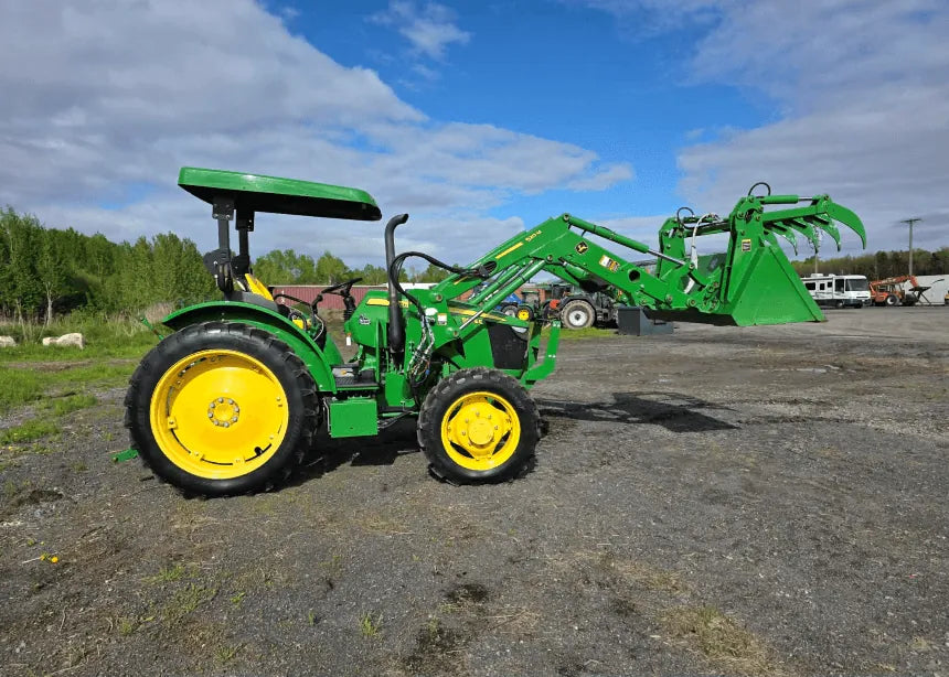 2022 John Deere 5075E Tractor – Side profile