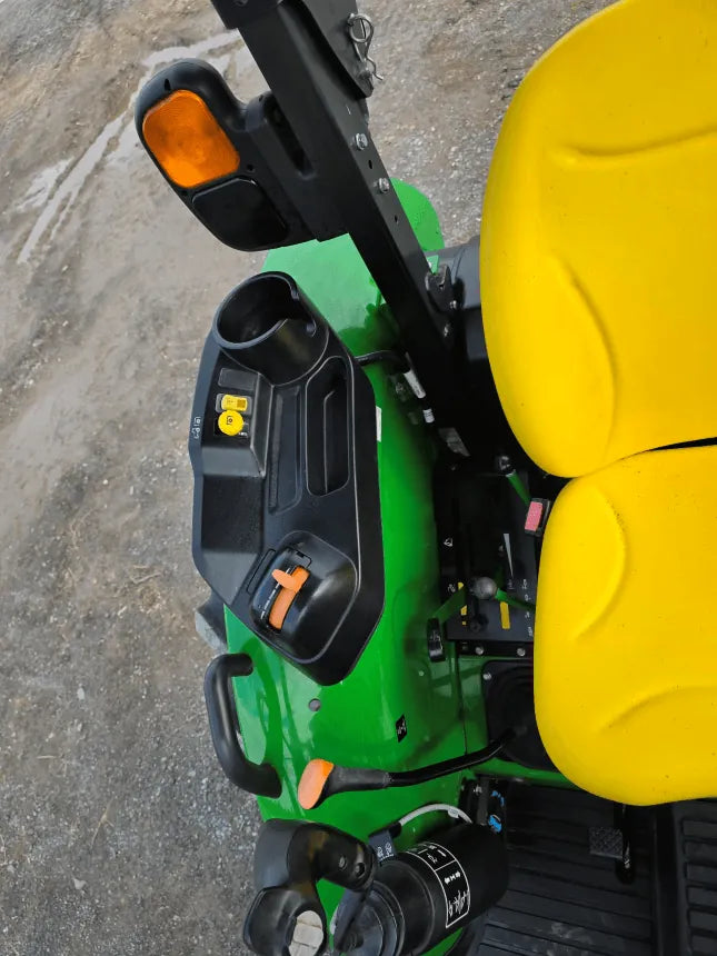 2022 John Deere 5075E Tractor – Controls