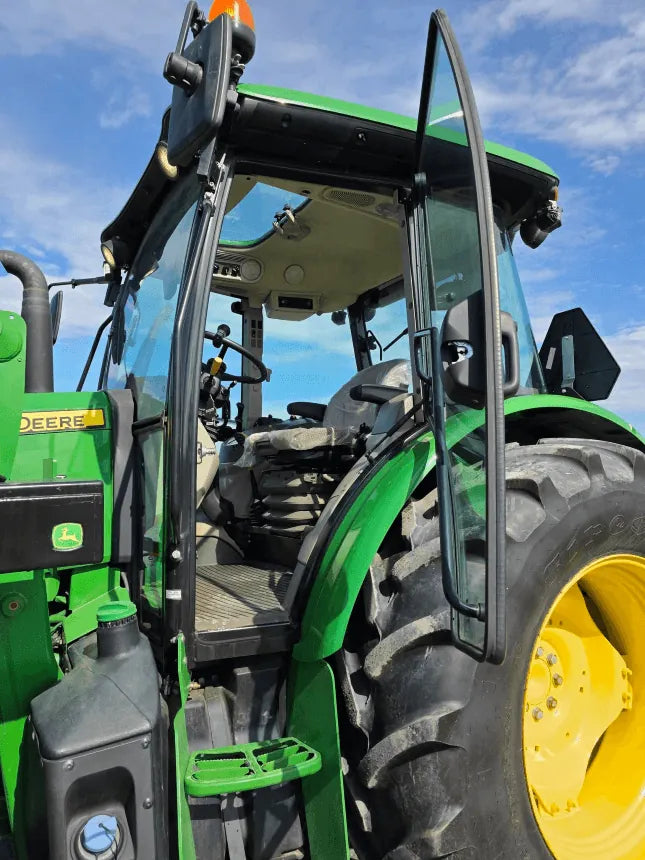 2020 John Deere 5115M Tractor – Cab
