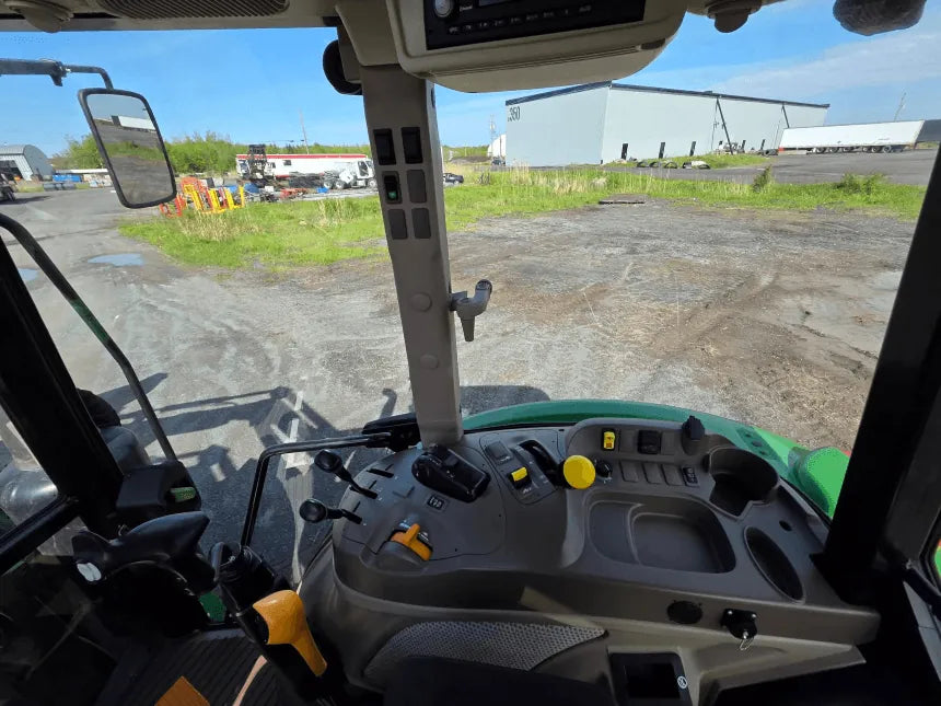 2020 John Deere 5115M Tractor – Control console