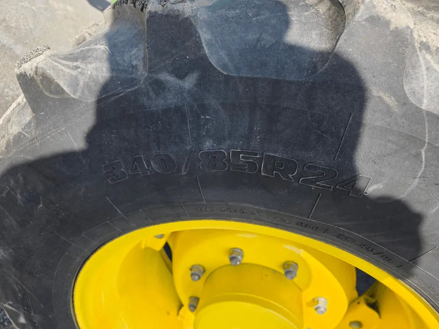 2020 John Deere 5115M Tractor – Tires