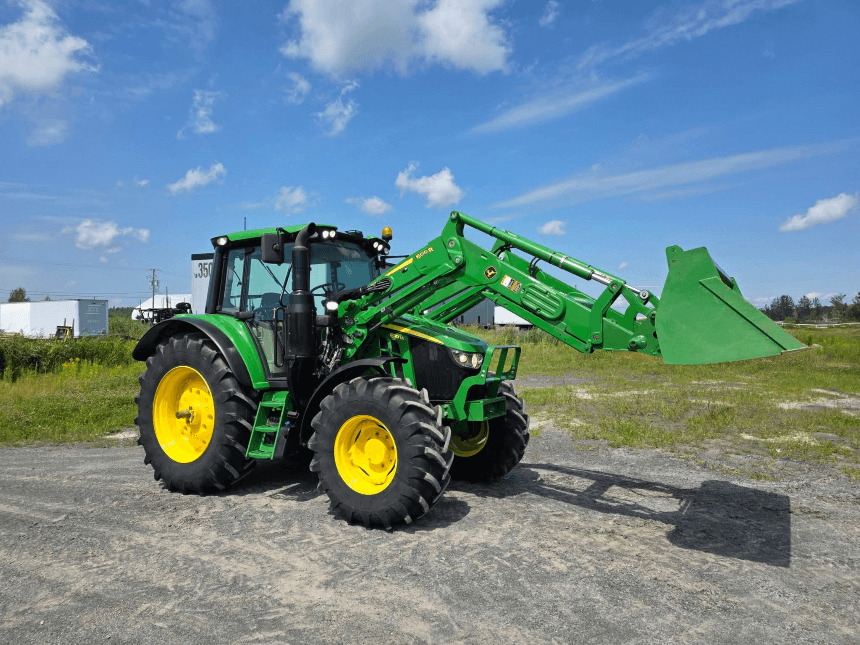 2022 John Deere 6110M Tractor – Loader and bucket