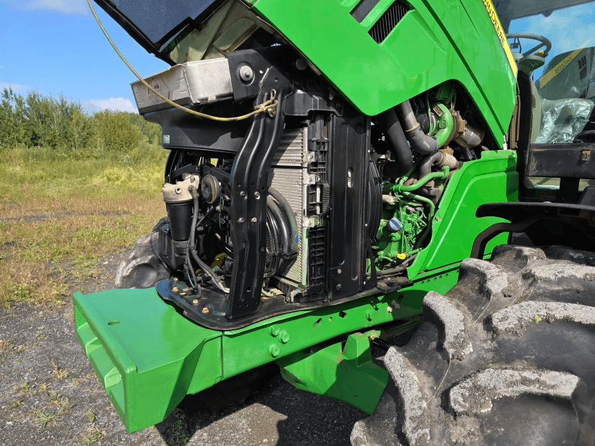 2016 John Deere 6145R Tractor – Engine compartment