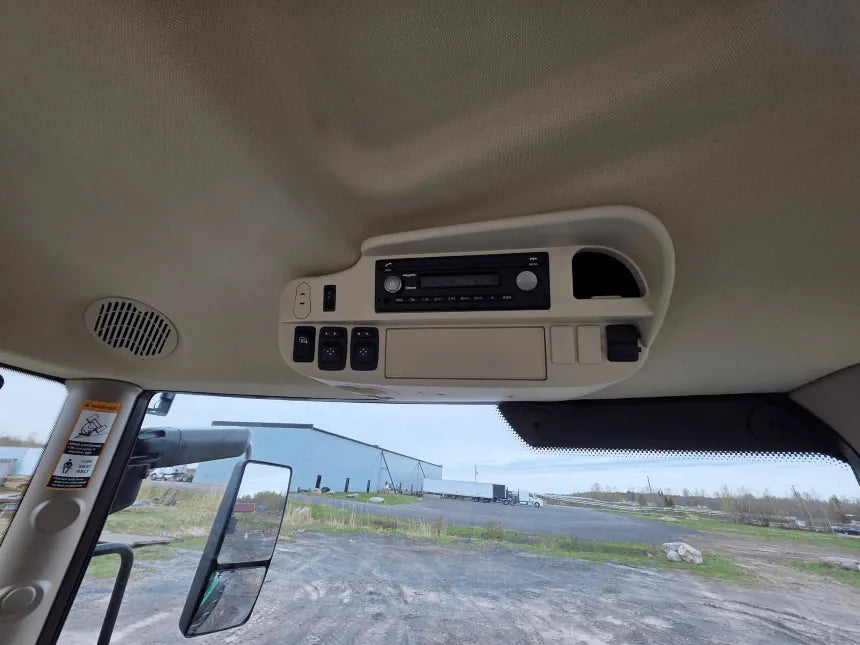 2020 John Deere 6155R Tractor – Cab detail