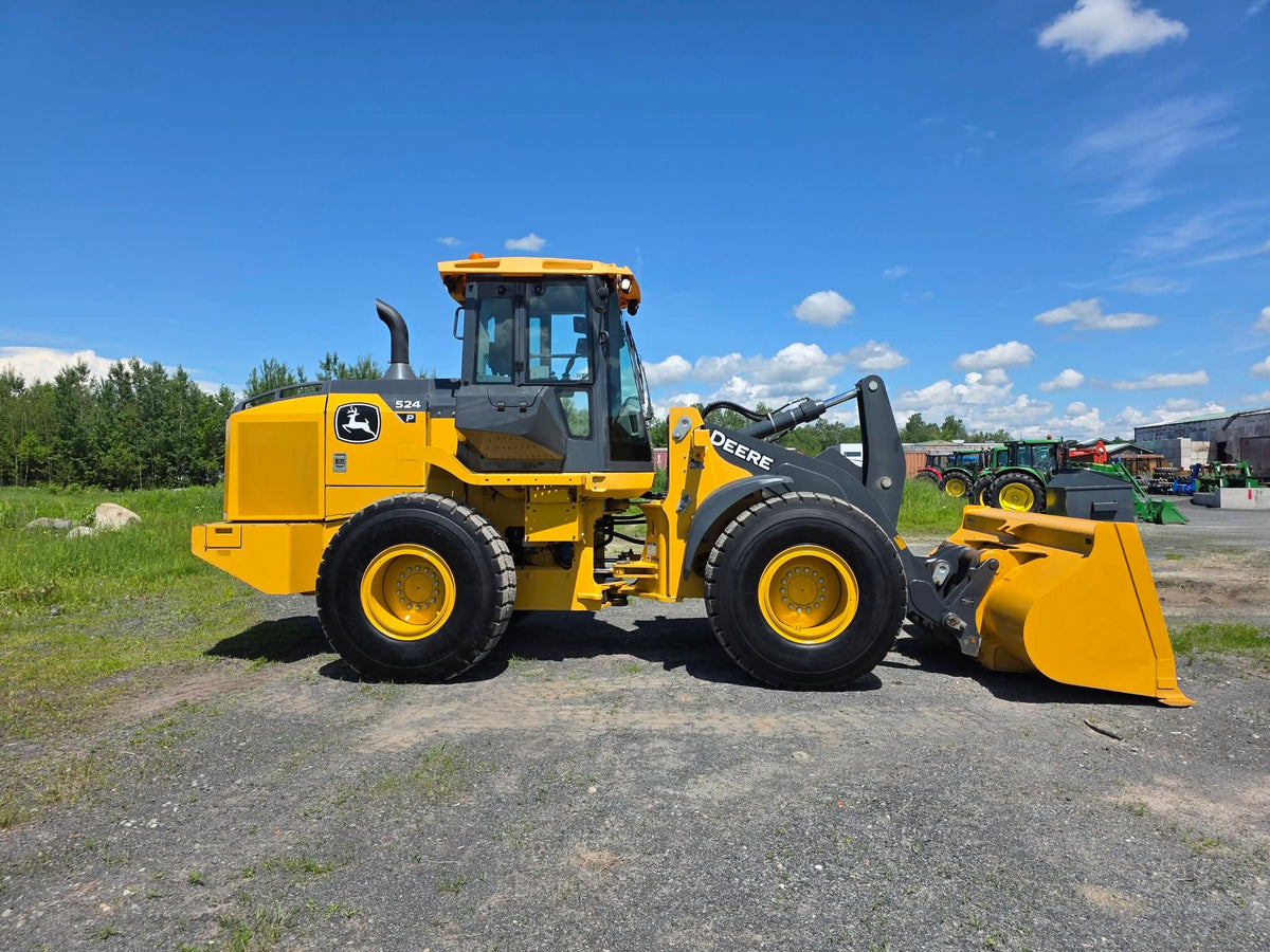 2021 John Deere 524P Wheel Loader – Right side