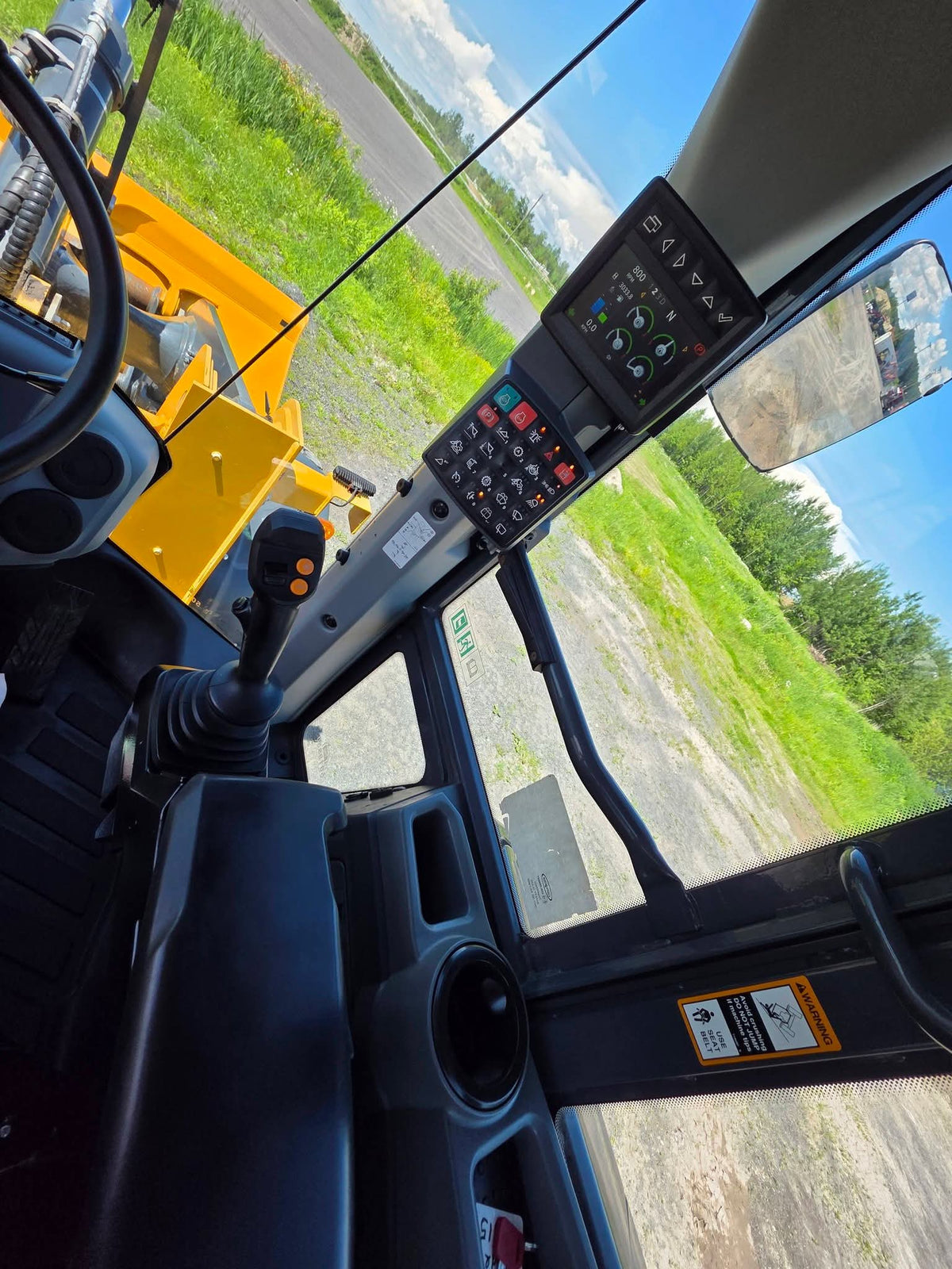 2021 John Deere 524P Wheel Loader – Controls
