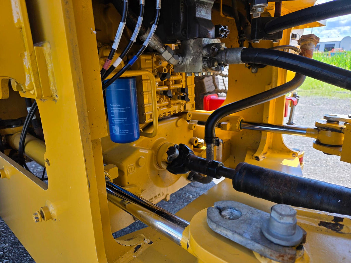 2021 John Deere 524P Wheel Loader – Articulation joint
