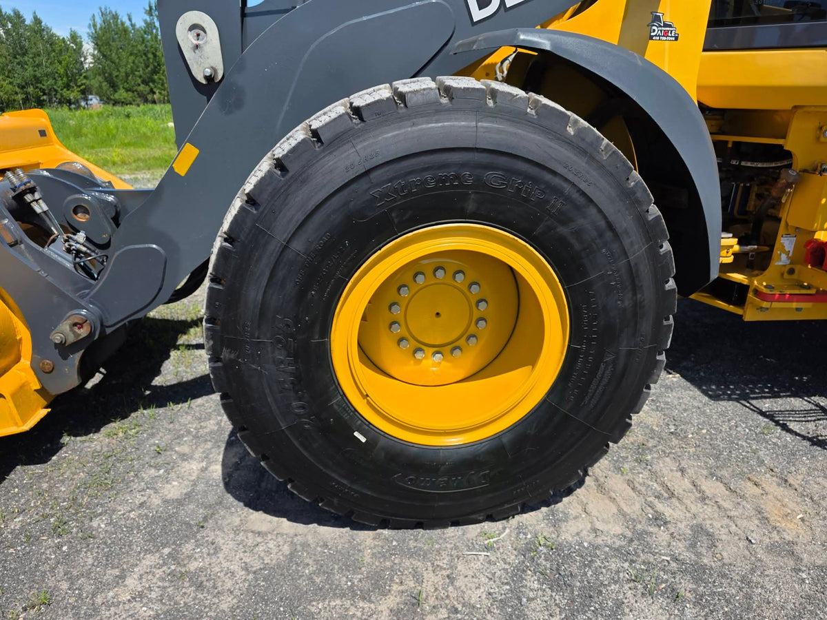 2021 John Deere 524P Wheel Loader – Tire