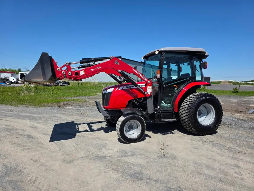 2016 Massey Ferguson 1758 Tractor – DL135 loader
