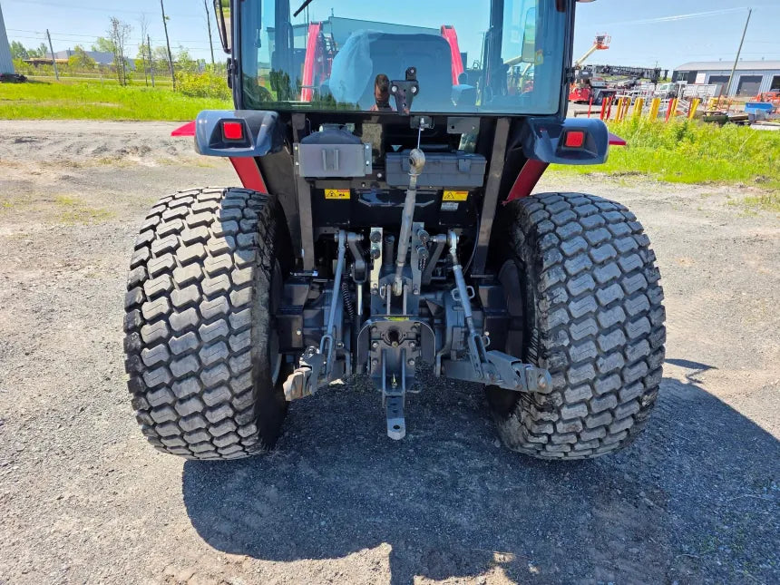 2016 Massey Ferguson 1758 Tractor – Rear hydraulic system