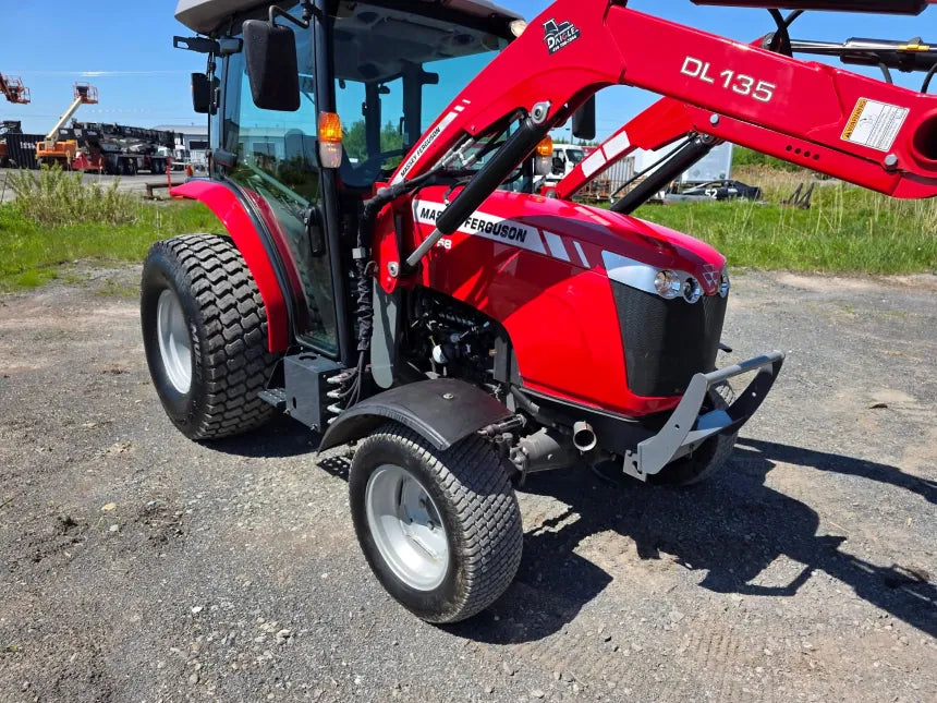 2016 Massey Ferguson 1758 Tractor – Front
