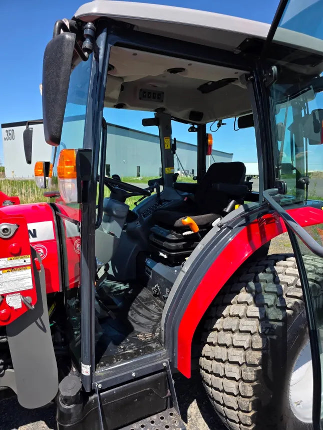 2016 Massey Ferguson 1758 Tractor – Comfortable cab