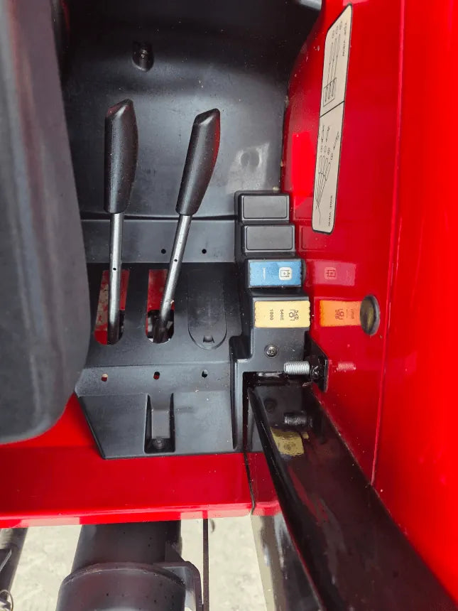 2022 Massey Ferguson 5711 Tractor – Loader frame