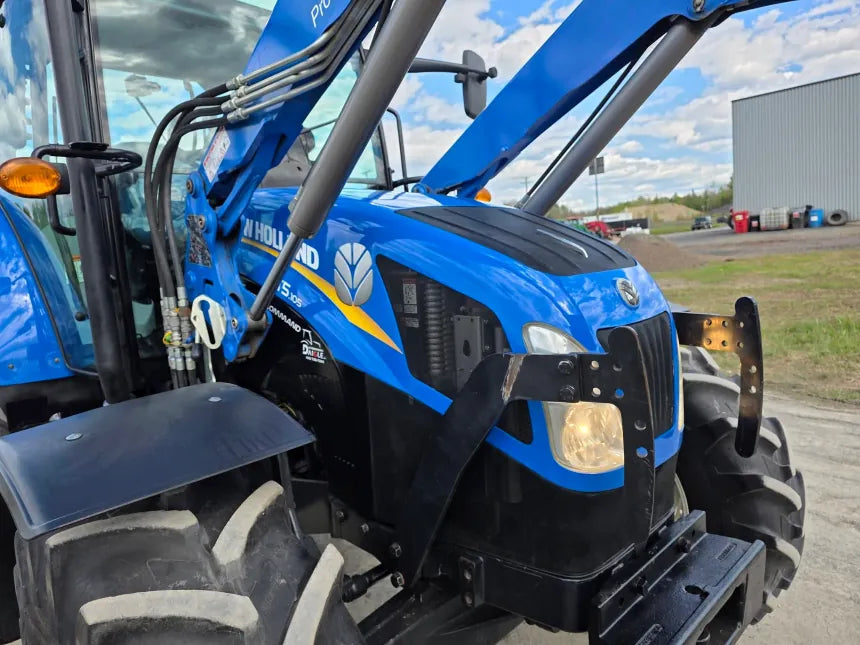 Tracteur New Holland T5.105EC 2016 – Capot avant