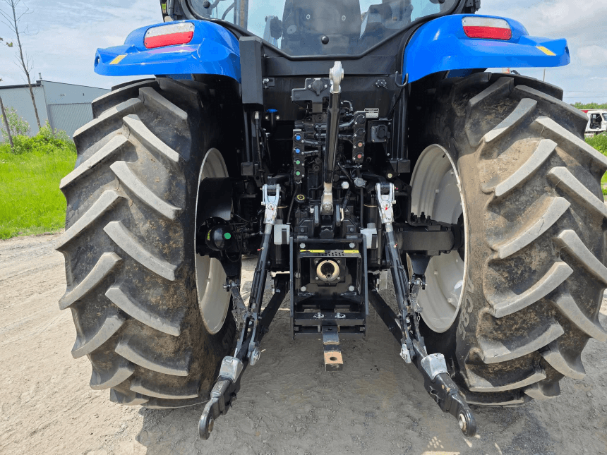 2022 New Holland T6.145 Tractor – Rear hydraulics