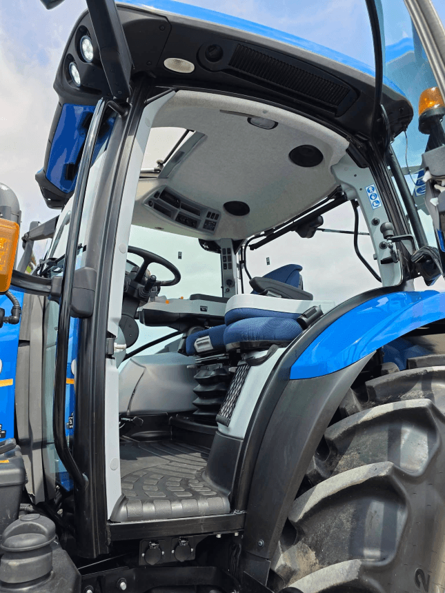 2022 New Holland T6.145 Tractor – Cab