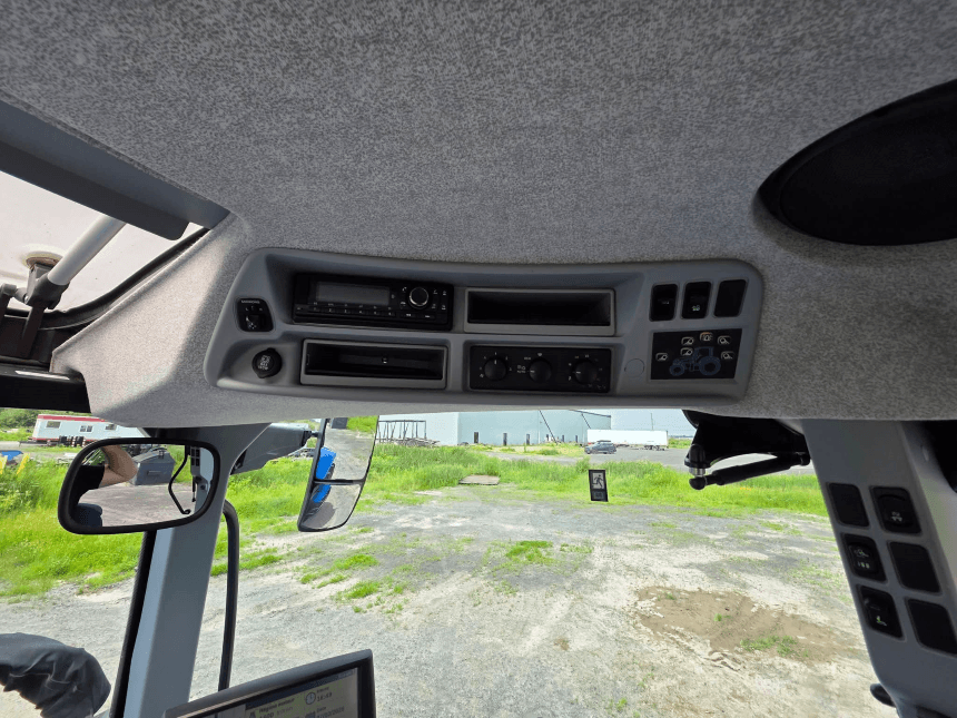 2022 New Holland T6.145 Tractor – Cab features