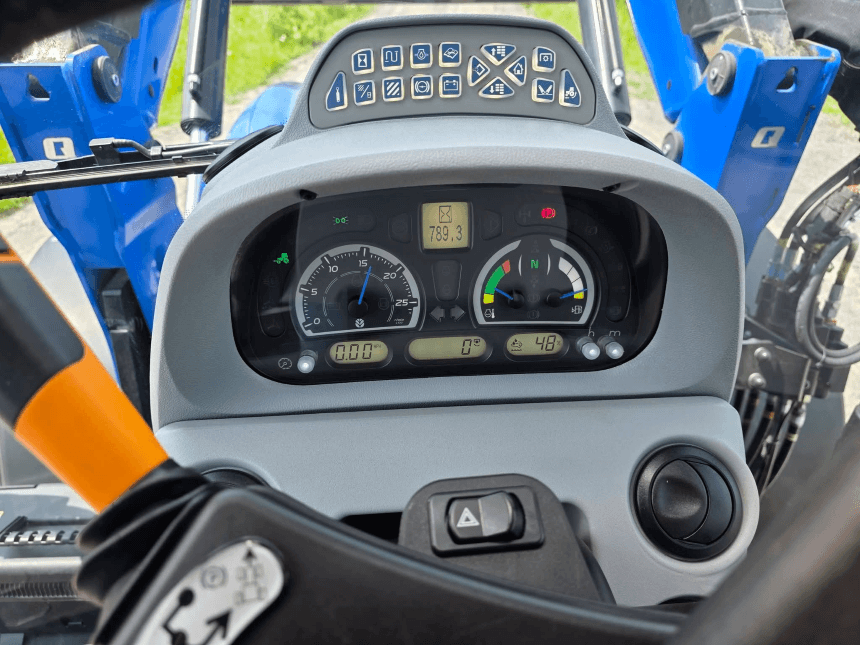 2022 New Holland T6.145 Tractor – Dashboard