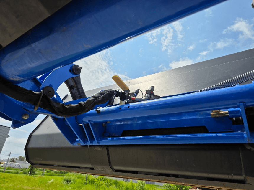 2022 New Holland T6.145 Tractor – Quicke loader 3rd-function valve