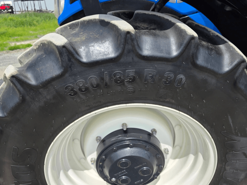 2022 New Holland T6.145 Tractor – Front tire 380/85R30