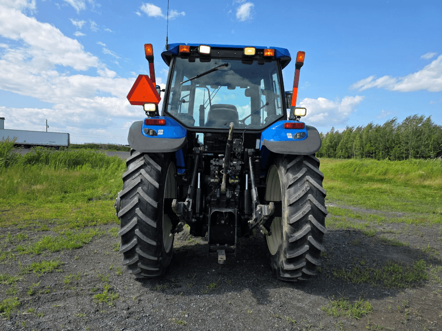Tracteur New Holland TM175 2006 - Arrière