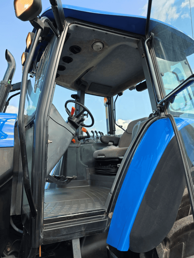Tracteur New Holland TM175 2006 - Cabine
