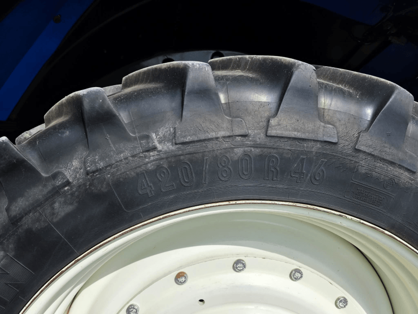 Tracteur New Holland TM175 2006 - Pneu arrière 420/80R46