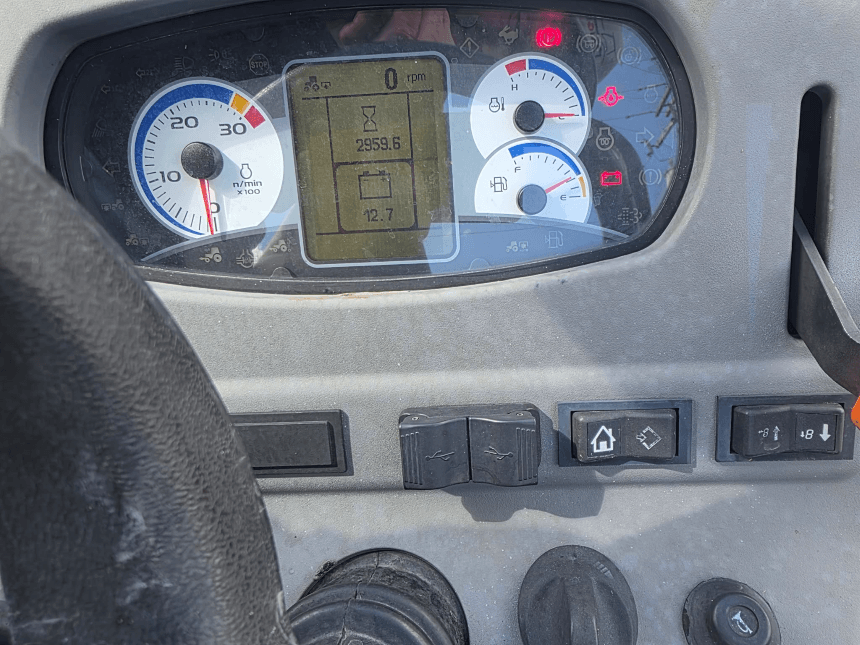 2020 New Holland Workmaster 70 Tractor – 2,959 hours