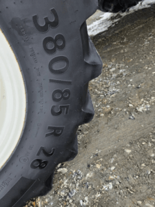Pneu avant 380/85 R28 du tracteur New Holland T6.155 2019 – vue de détail